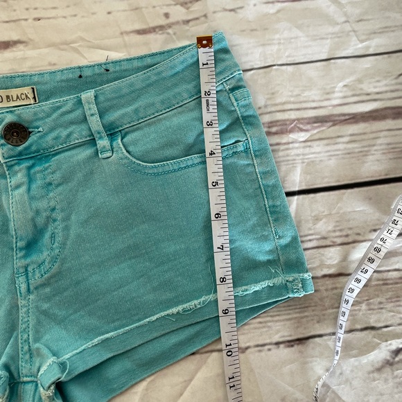 Bullhead black short shorts. Size 7 - Picture 7 of 9